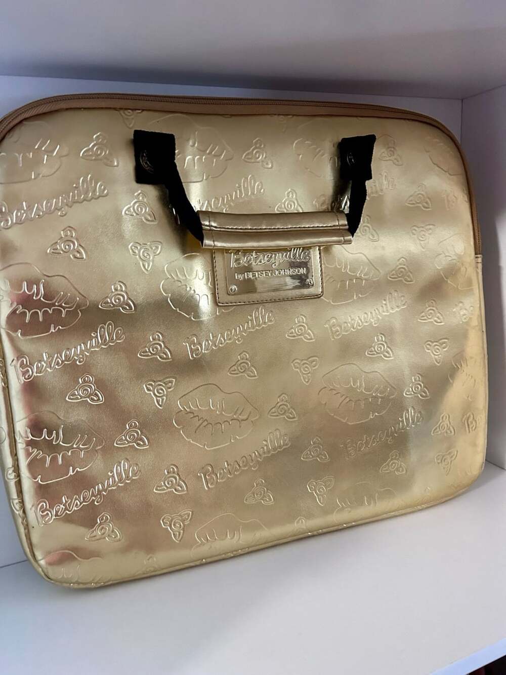 Betseyville by Betsey Johnson Metallic Gold Embossed Lips Laptop Case